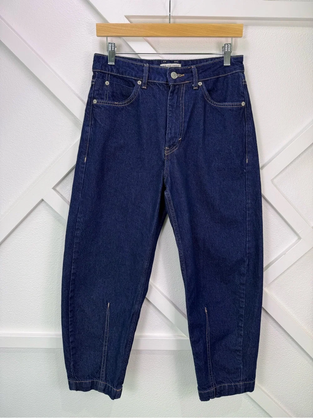 Free People We The Free Backstage Relaxed Cropped Jeans Bow Leg Dark Wash Sz 26